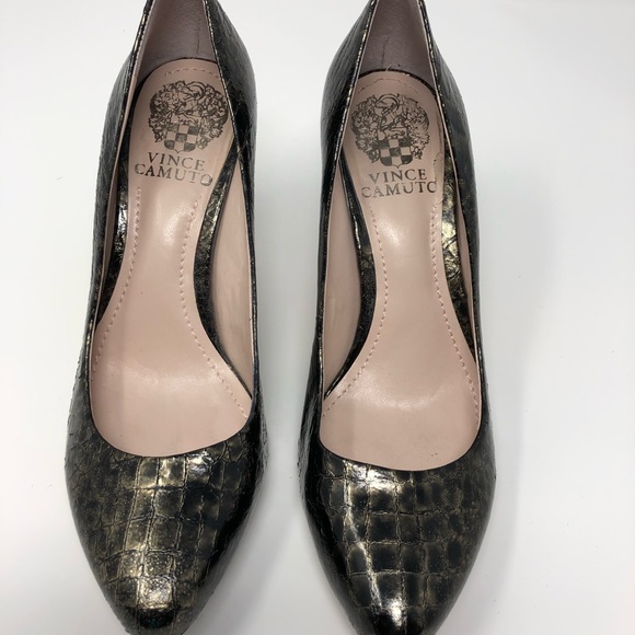 Vince Camino Point-Toe Pump - Picture 3 of 5